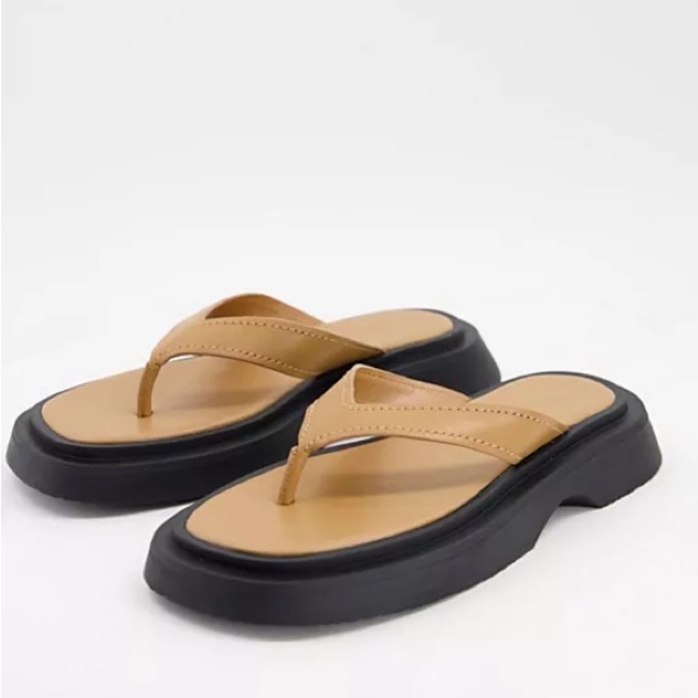 Chunky Leather Flip Flops
